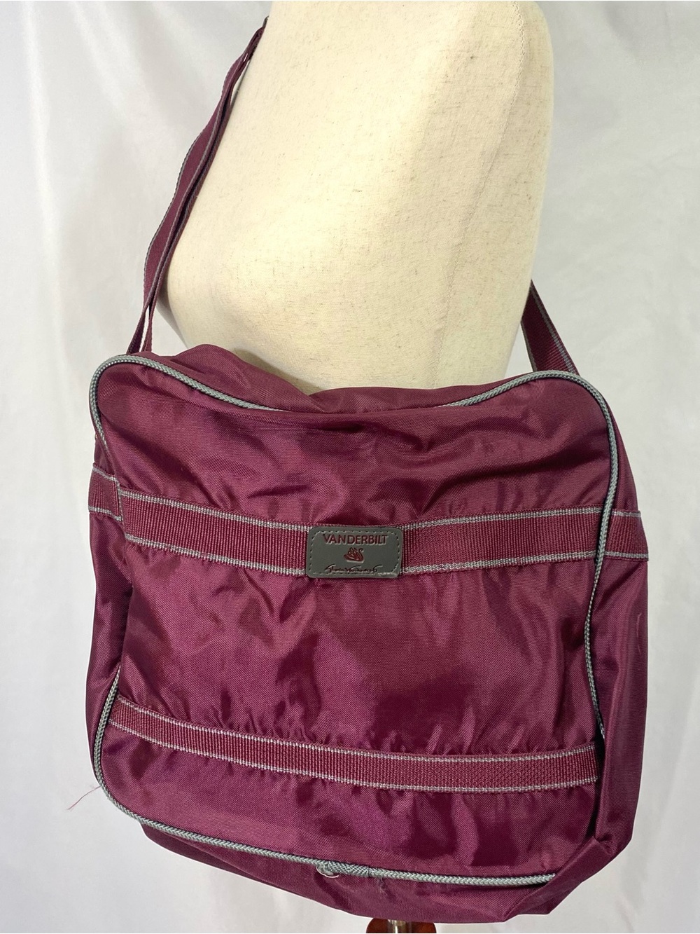 Vintage 80’s Gloria Vanderbilt Nylon Overnight Bag Travel Luggage